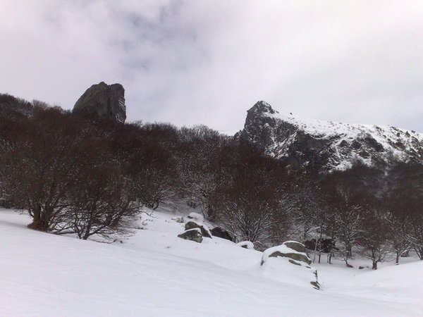 dent de la Rancune : l'objectif est à droite (Puy des Crebasses)