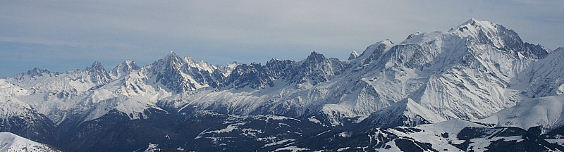 Chaine du Mont Blanc : Vue du sommet sur le Mont Blanc et ses satellites