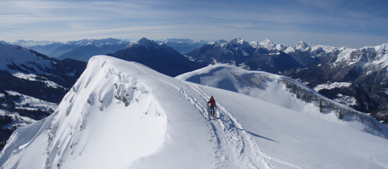 Arête sommitale : Quasiment au sommet
Sur la gauche, le couloir E à suivre