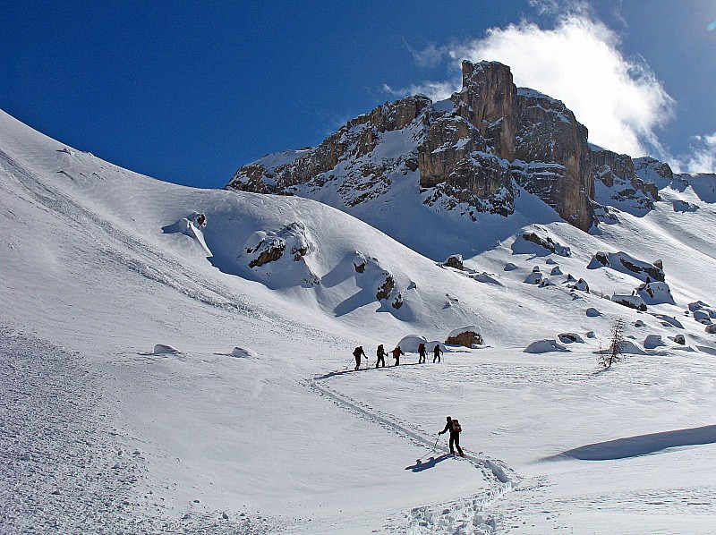 Alpavin : Sous la tour de Fond Froid.