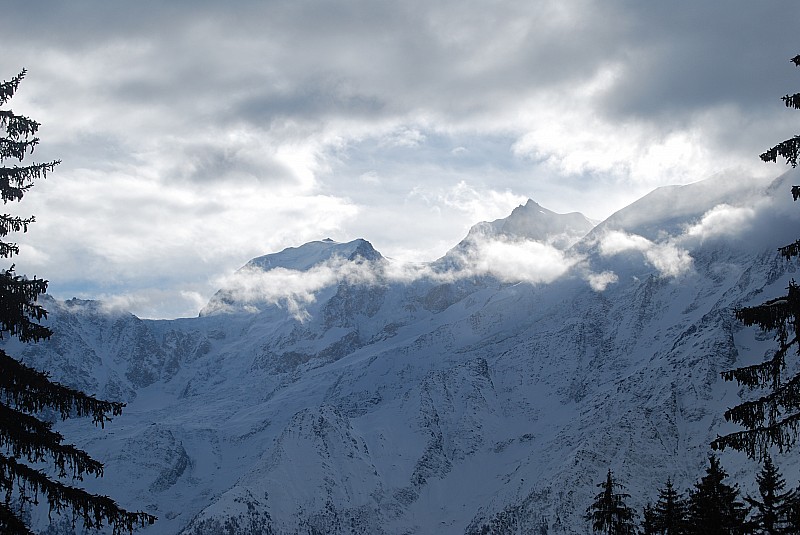 mont blanc du tacul : ça souffle la haut.
profitons de la vue.
ça va pas durer