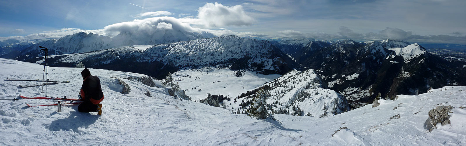 Pte d'Andey : Vue panoramique sur les Bornes.