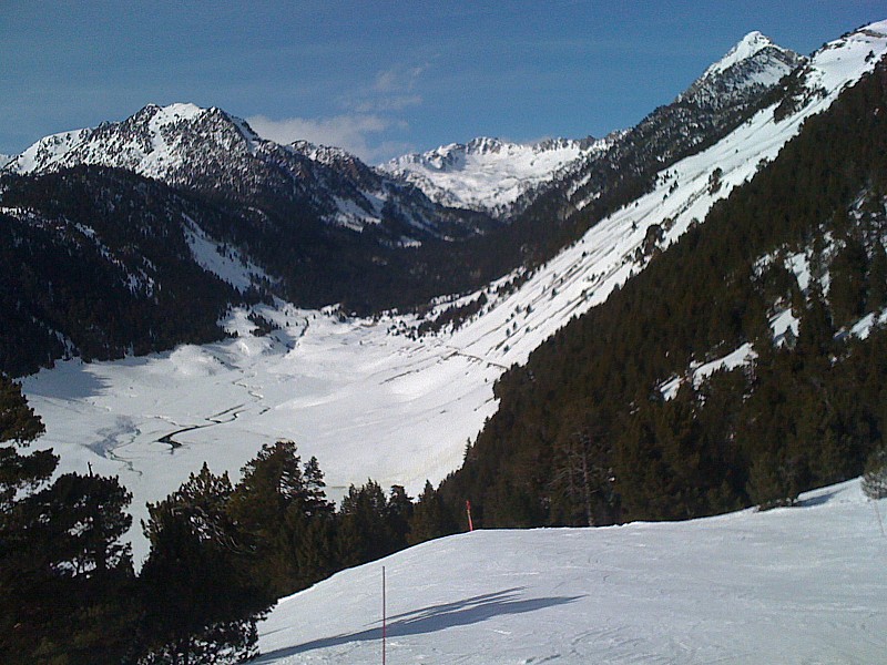 #8 Lac de l Lac de l'Oule : La Hourquette Nère tout au fond à gauche. Dernière remontée sur les pistes.