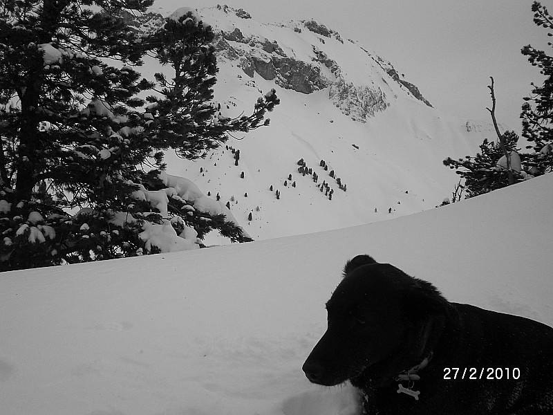 brusas : Beaudouis en fond. Le vent se lève, partons avant qu'il ne fasse un temps de chien...