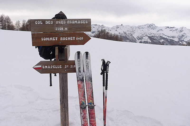 Vers le Col ... : Temps couvert et panorama bien blanc ...