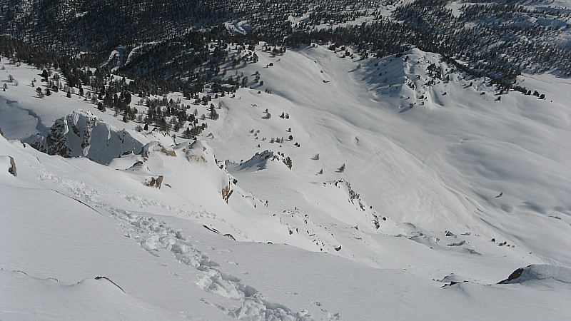 En piqué depuis le sommet
