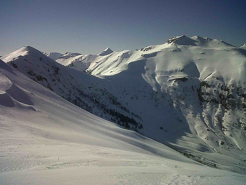 Col de Cabre : En altitude, la neige ne manque encore pas.