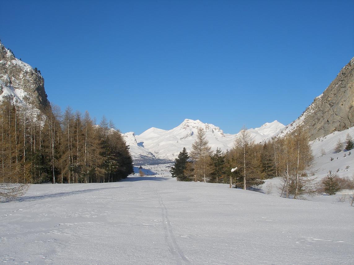 sur la route du noyer : devoluy au soleil