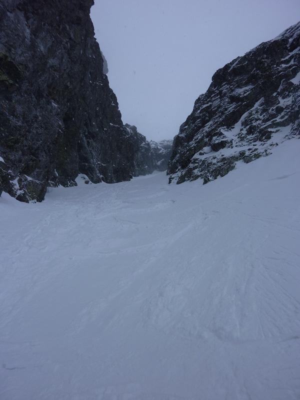 couloir : toujours en bonne poudre .....