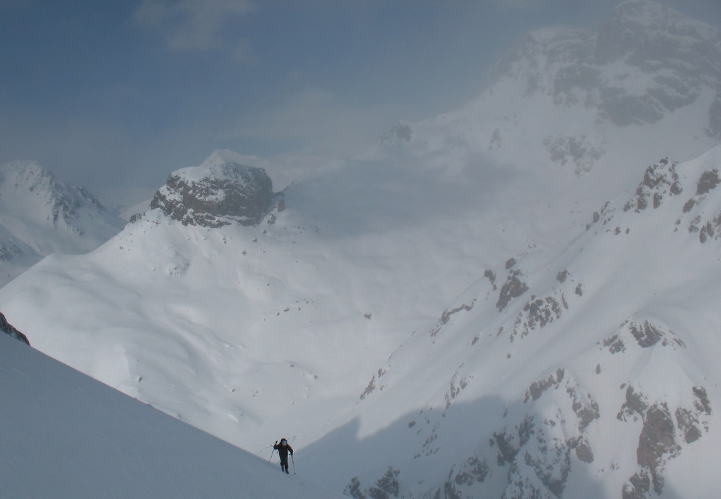 Vers l'entrée du couloir N : ...de l'Aiguillette du Lauzet