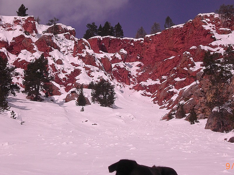 petite Peyrolle : Ils sont vraiment rouges ces rochers !