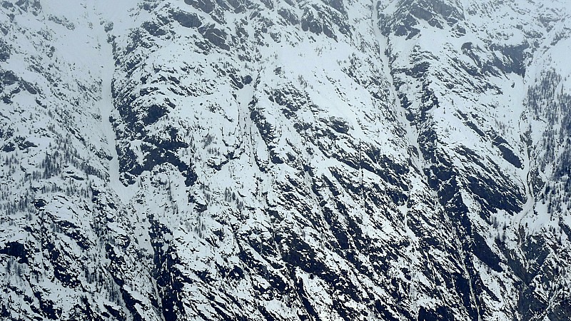 La face Sud de la Blanche... : ...et ses ravins.