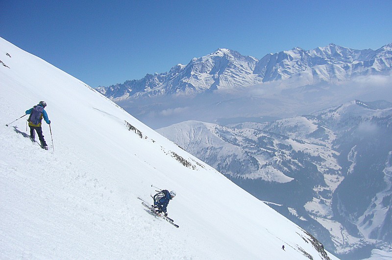 Grande Balmaz : Totoff test ses nouveaux skis ( des: movement couloir )