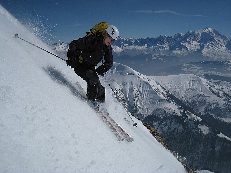 Virage au sommet : Maud sur fond de Mt Blanc