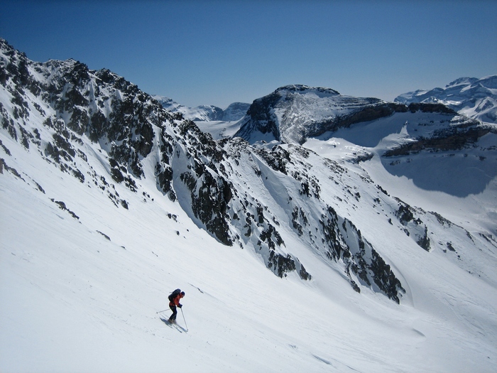 Couloir Lentilla, partie basse : là commence une partie plus physique à skier (neige dure, croûte et reliefs)