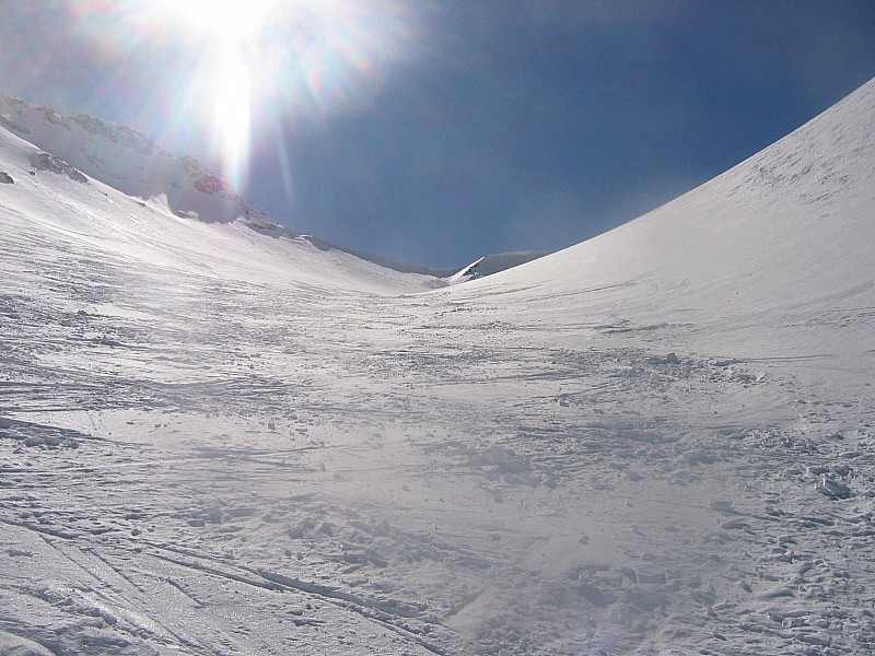 Col du Villonet : Le col en vue; il faut contourner par la droite