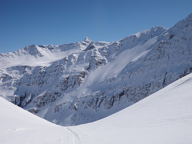 le vélan dépasse à peine : dans la montée au six blanc