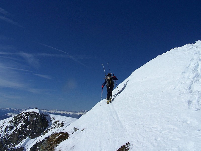 #3 Grand Colon Face Nord : Le sommet 2402m, et le début de la traversée aérienne. Grand Colon Face Nord : Le sommet 2402m, et le début de la traversée aérienne.