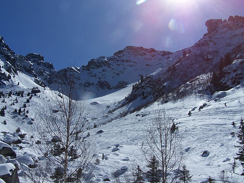 #6 Grand Colon Face Nord : L Grand Colon Face Nord : L'intégralité de la fac Nord, vue presque de profile, on apperçois en haut les gendarmes et le petit couloir.