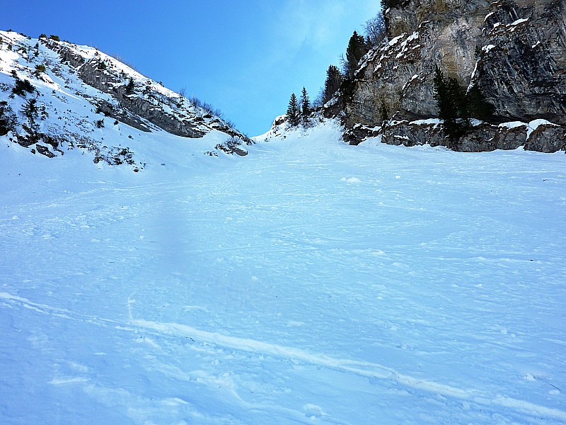 Mont Rachais face NW : Le couloir d'accès à la face en venant de Grand Cret