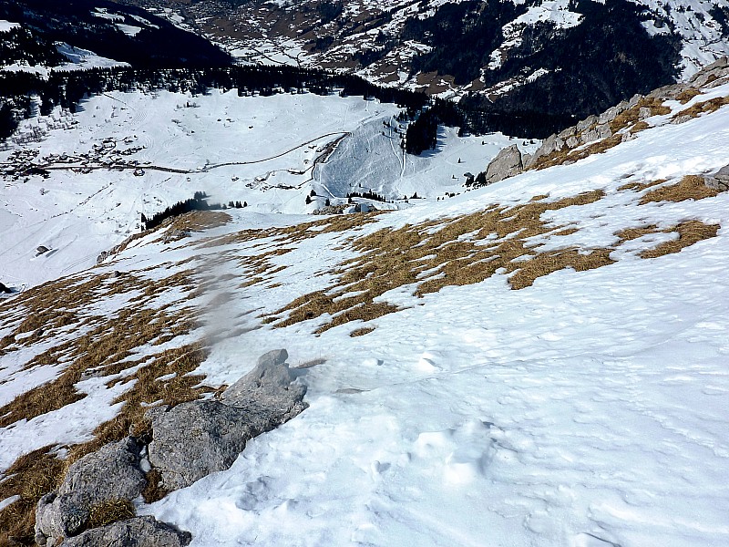 Mont Rachais face NW : Le haut de la face un peu déneigé mais ça passe sans déchausser.
