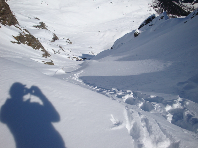 Du col, le couloir NE : encore en poudreuse en haut