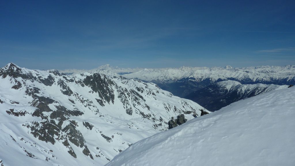 Depuis l'epaule : vue vers le Nord avec Mont Blanc et Grande Casse