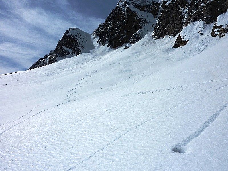 Couloir des Contrebandiers : Moquette dans les pentes d'accès aux couloirs