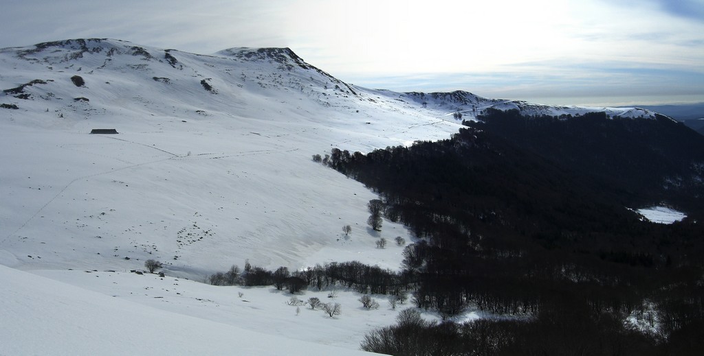 Cirque de Grandval : Dominé par les Puys de Grandval et de Gerbel