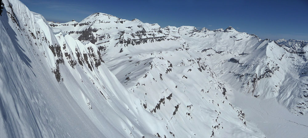 Finive : Panorama depuis le sommet: Tour Sallière à Dr et Ruan Tenneverge