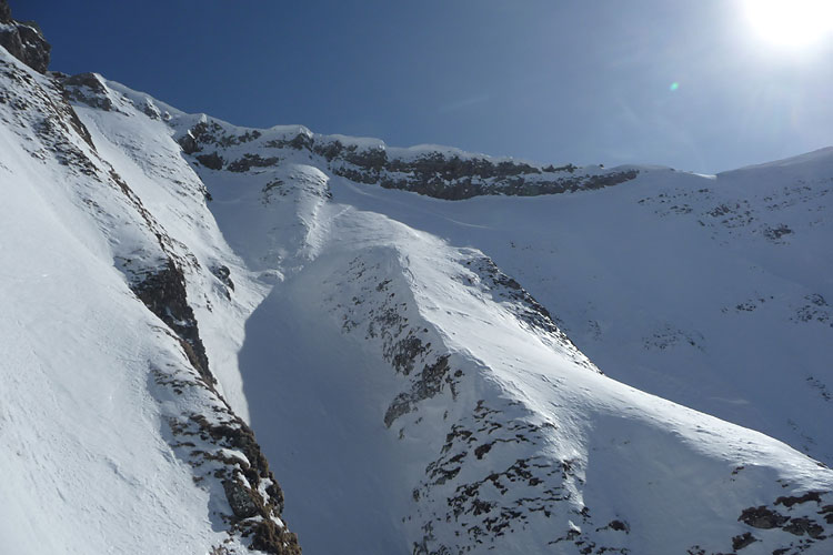 Pointe du Midi W : La plaque, c'est un secteur assez avalancheux