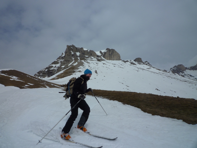 Tricotage a la Jarjatte : Une blonde a ski ;-))