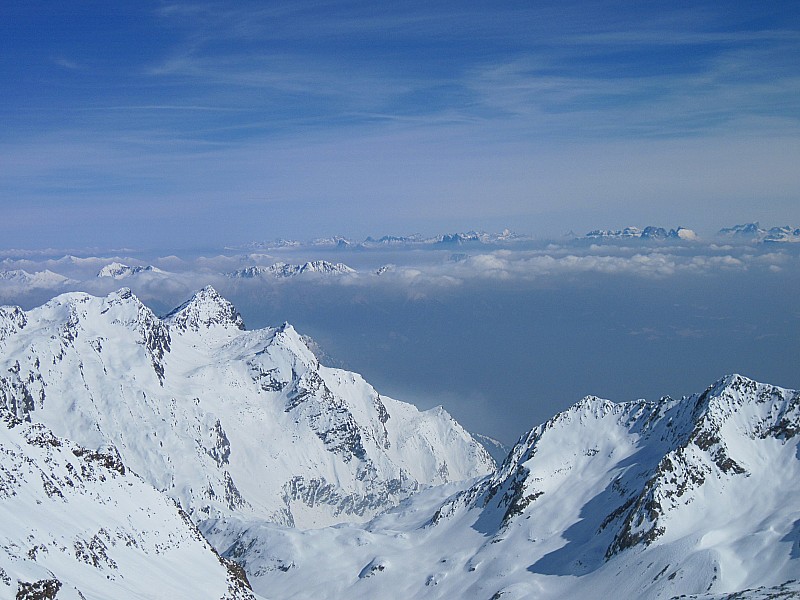 vue du sommet : avec les Dolomites au fond