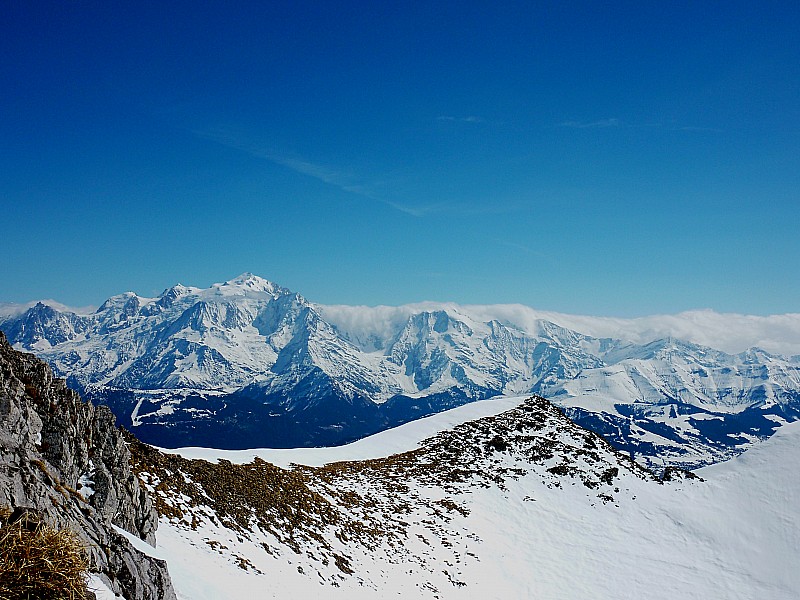 Mt Charvet face W : Effet de Foehn sur la chaine du Mt Blanc