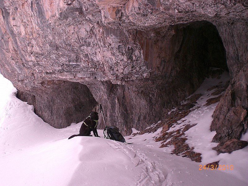Condamine : Passages près des petites "grottes"