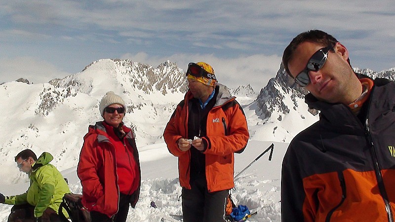 Au sommet (2896m) : La fine équipe devant Chambeyron