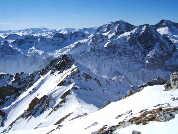 Mt Cervèt : Le pas de Cervèt vue du sommet