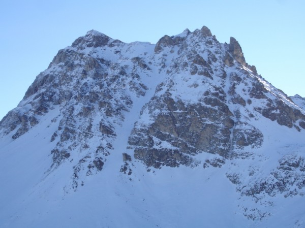 Le Toûno, face NE : Le couloir NE ne débouche malheureusement pas au sommet...