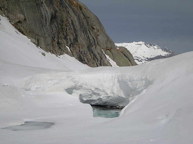 descente vers refuge ledormeur : lac de remoulis