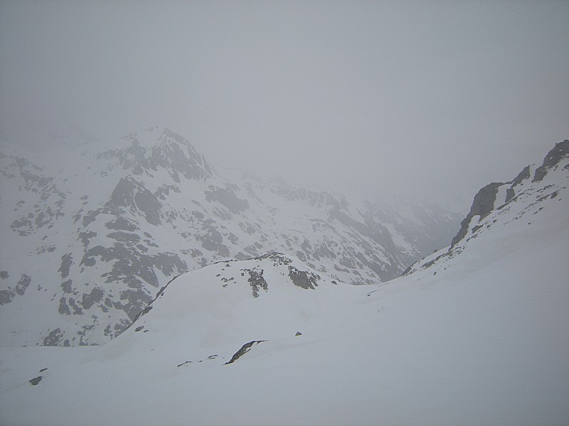 descente du col de cambales : Neige et vent