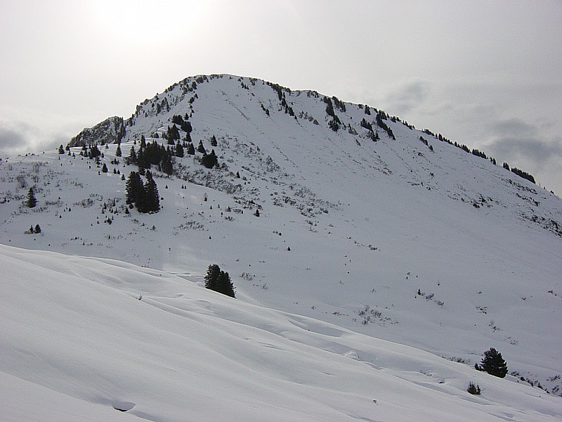 Face W d'Uble : notre première descente, la face est bien déplumée par le vent, ça passe un peu juste ds le "couloir" W, les pierres sont juste dessous ...