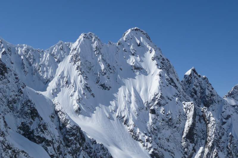 Le Pouce : La face NE du Pouce "himalayenne"