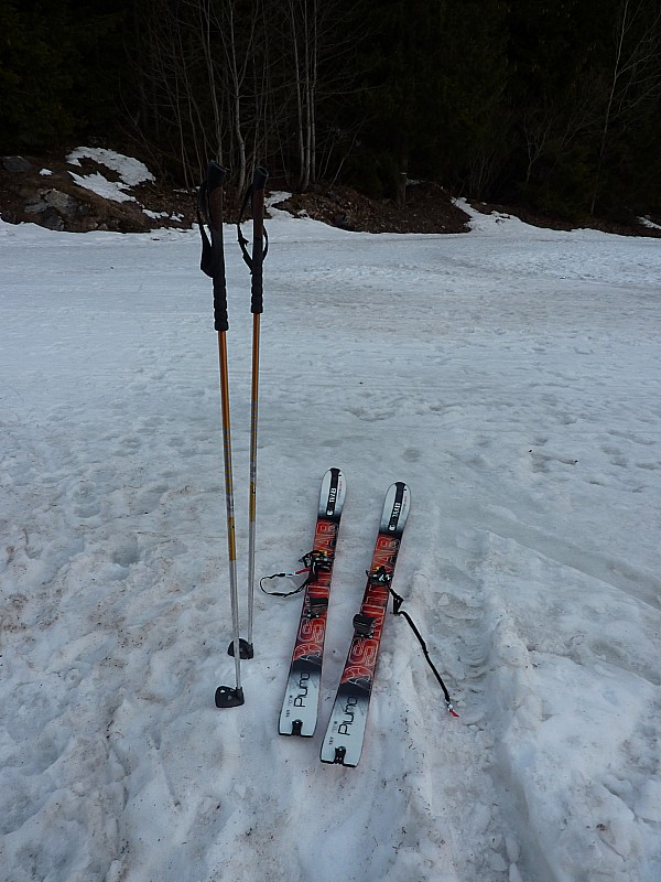 Skis zéro kilomètre : Véloski change son matériel tous les 250.000m, c'est à dire assez souvent.