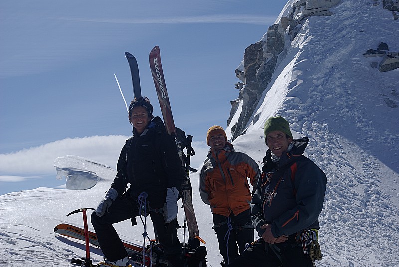 Aiguille d'Argentière : Un groupe sympathique au sommet avec leur guide