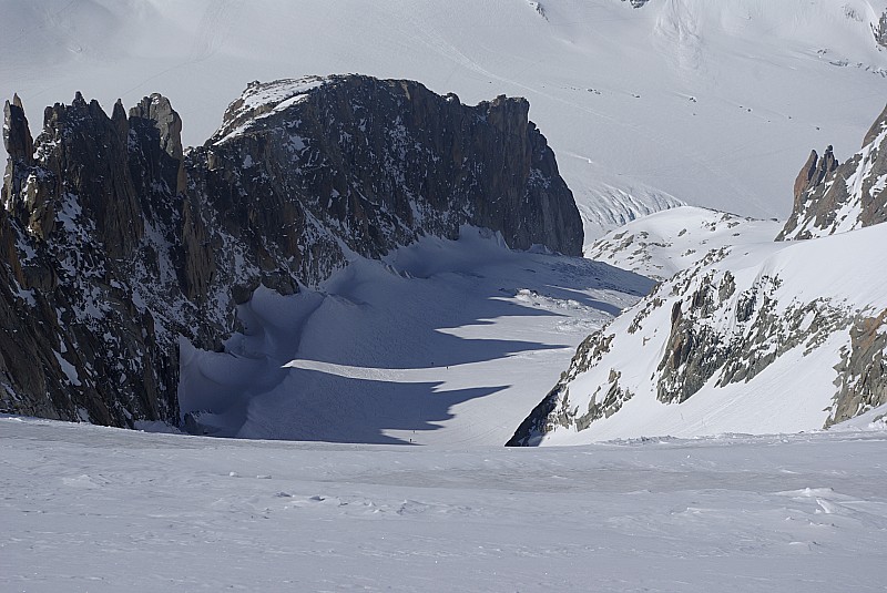 Aiguille d'Argentière : Le soleil gagne du terrain dans le Glacier du Milieu