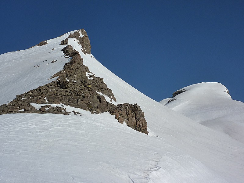 Pic du Tourond : le Col de Clémens 2487m. Objectif : le Tourond à Droite (à G la Vénasque)