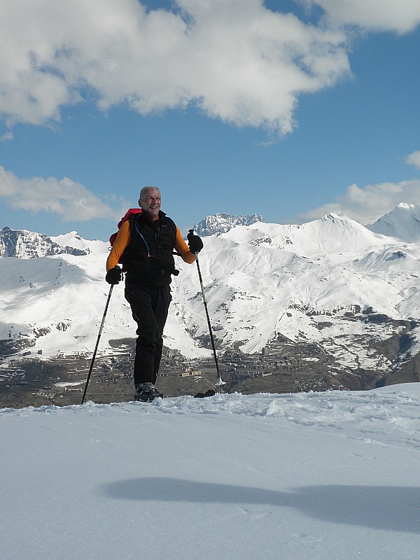 aiguille 7 : chéri-chéri content avec le sirac en fond