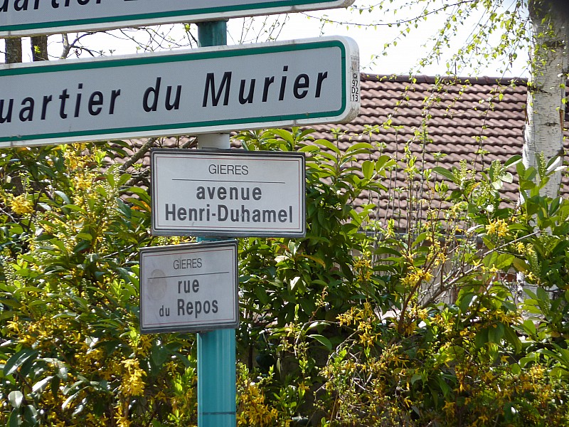 Gières : Avenue Henry DUHAMEL, un hommage des jeux de Grenoble.