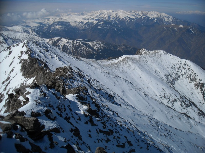 Sommet : Arrête de Quazemi au premier plan, et vue vers le Pic du Géant.