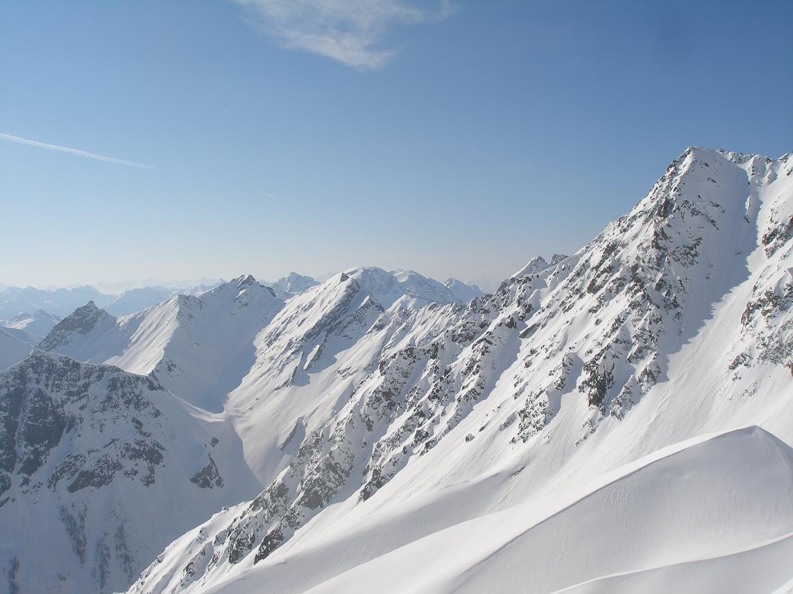de l'autre coté : la moraine du glacier des prés les fonts